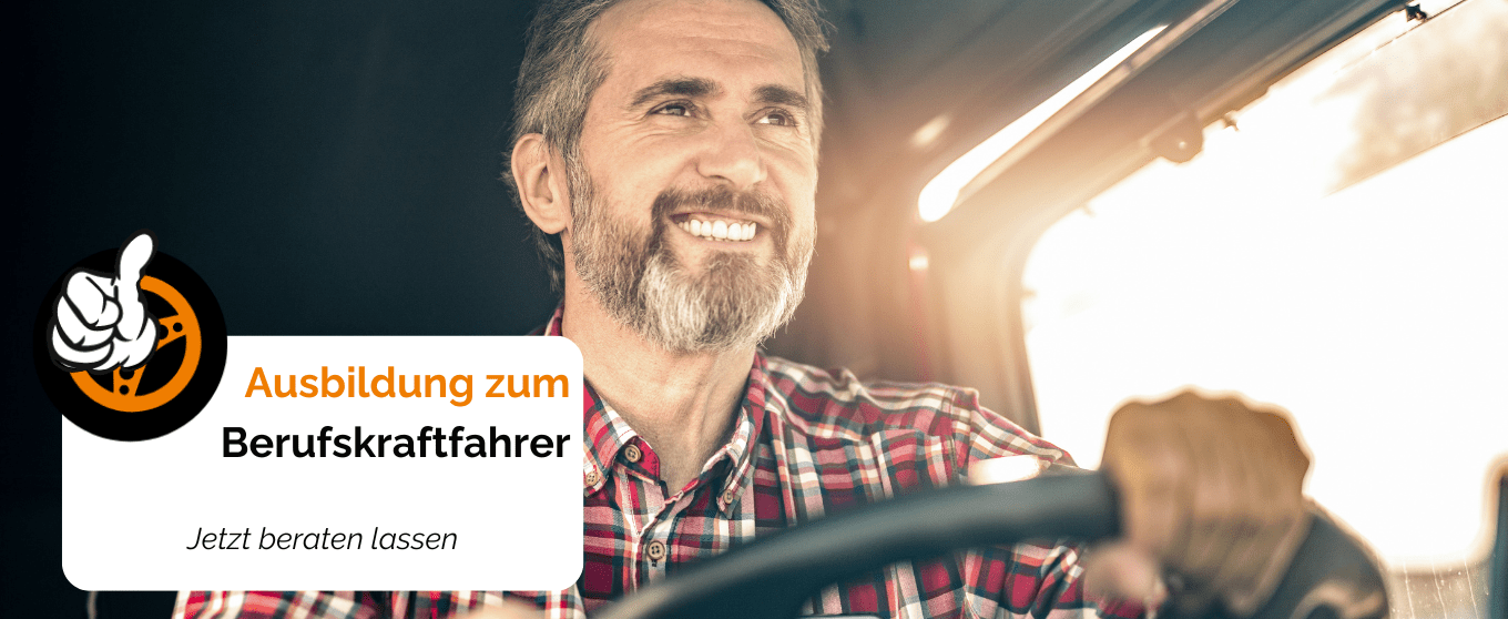 Lächelnder Mann fährt LKW und schaut aus dem Fenster bei Sonnenlicht in Rastede